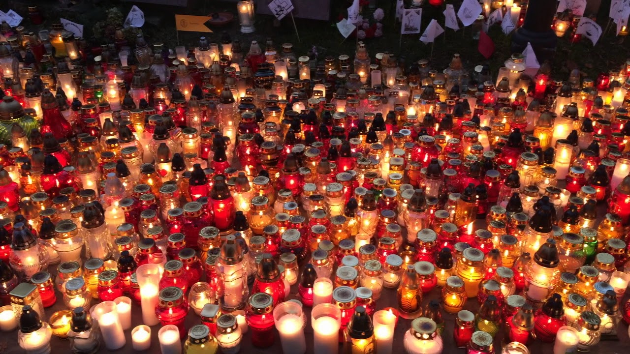 Bilete: Frå Allhelgens-feiring i Polen