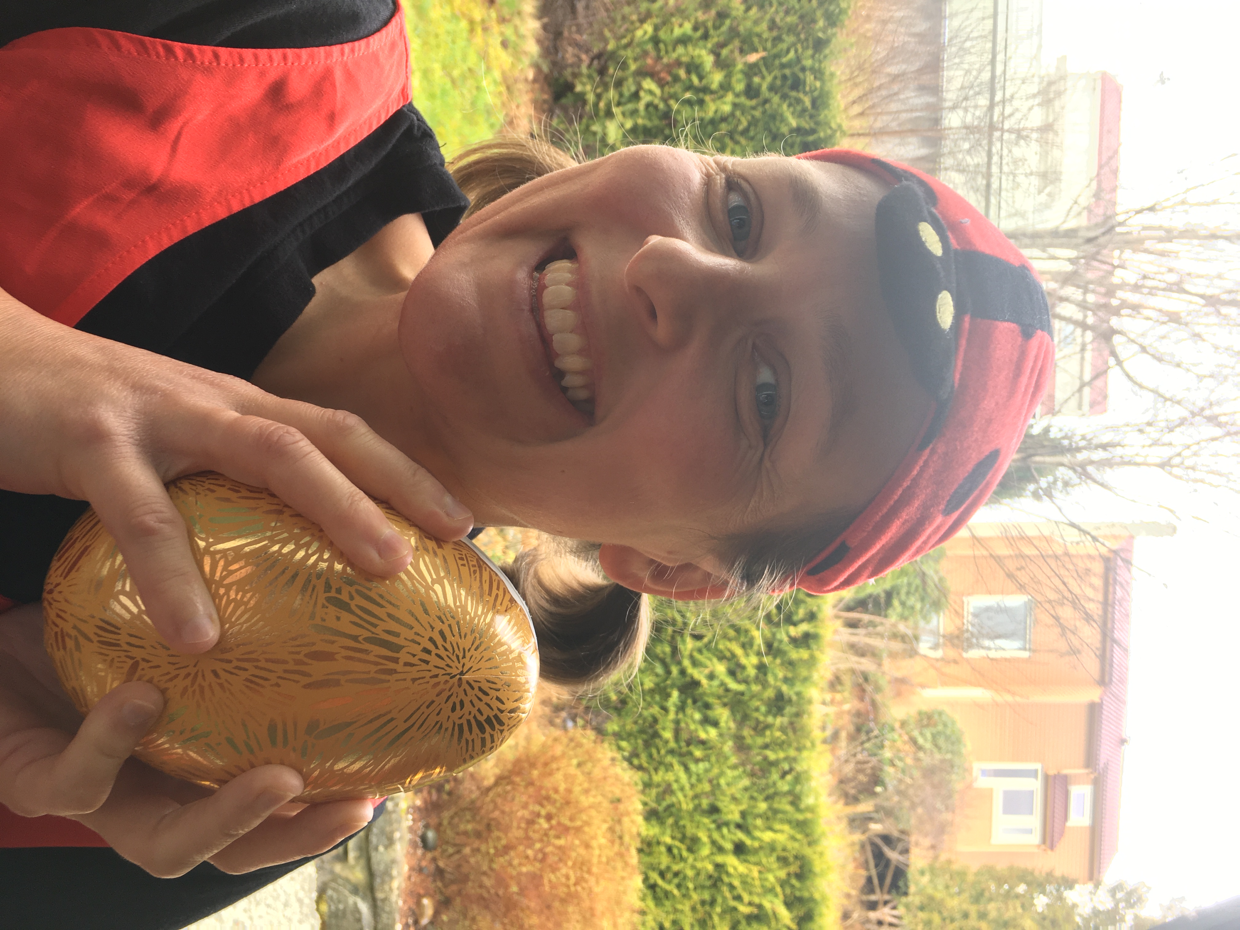 Mari Marihøne feirer påske