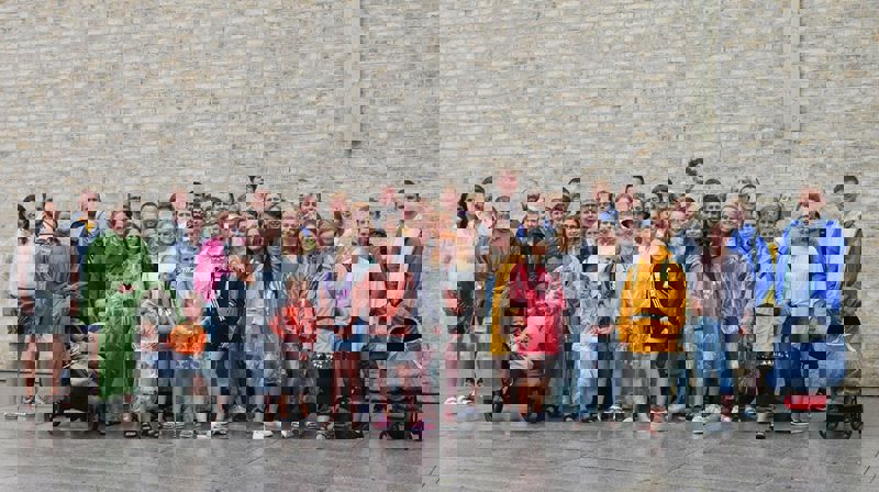 Ungdommer fra Birkeland, Sædalen og Os besøker kirken i Mustamäe