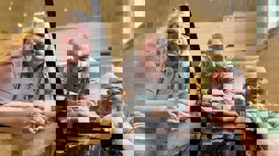 Her er gruppen som leder korkonseptet. Fra venstre Gunn Waage Austad, Terje Kleppe og Eivind Austad.