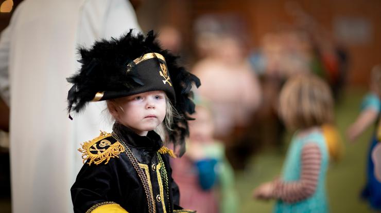 Liten pirat på karnevalsgudstjeneste - foto Bo Mathisen