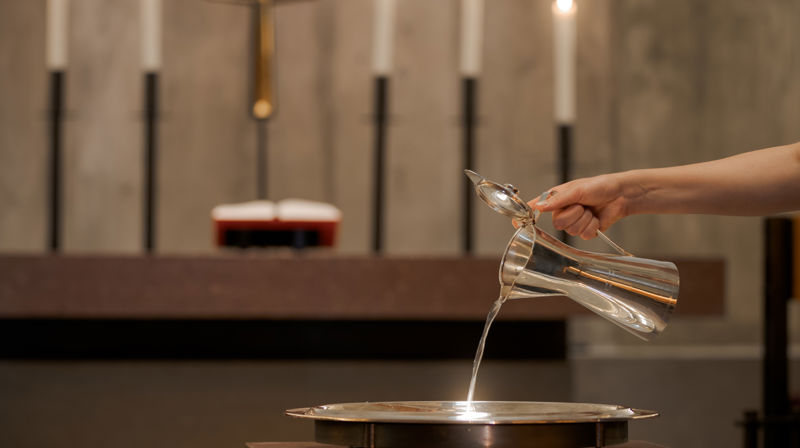 Døpefonten i Slettebakken kirke - foto Lars Kristian Steen