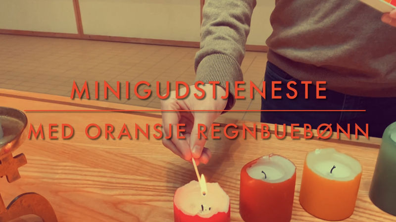 Minigudstjeneste med oransje regnbuebønn