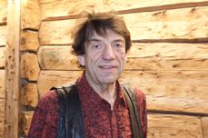 EN LEVENDE TRADISJON: – Draumkvedet eies ikke bare av tradisjonsmusikerne; det er en del av vår fellesarv. Når det gjøres på «nye» måter, åpner det kanskje opp for at flere kan oppdage det, sier Helge Jordal. (Foto: Magne Fonn Hafskor)
