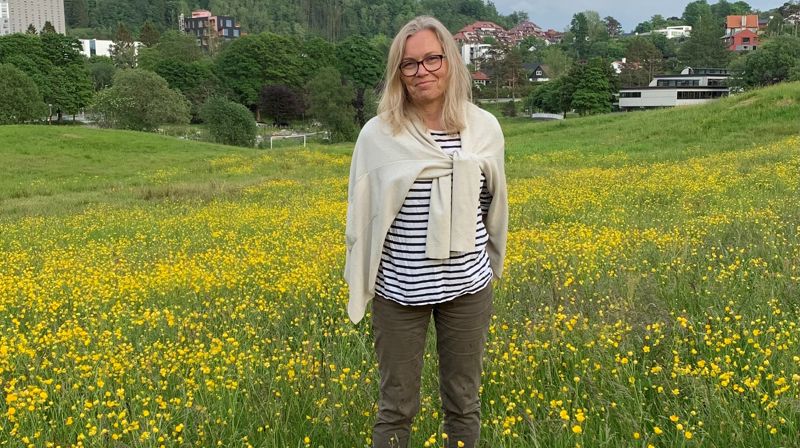 Inger Marie Waage er frivillig medarbeider i Storetveit menighet, blant annet som tekstleser og medhjelper ved gudstjenester. Foto: Olav Tenstad