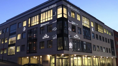 Bildet viser kontorbygget Central Atrium i Dronningens gate 18, hvor kirkekontoret i Bodø holder til i 6.etg.