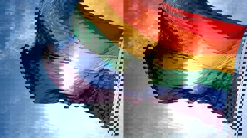 Regnbueflagget i Hunstad kirke