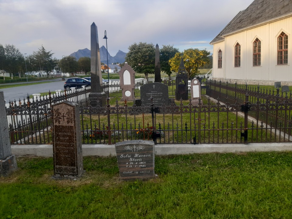 Zahl gravsted - arbeidet ferdigstilles.  Foto: Per Martin Bendiksen