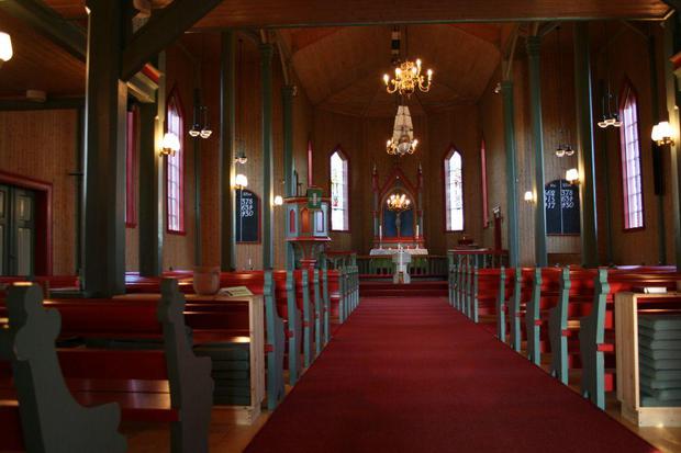 Saltstraumen kirke sett innenfra.