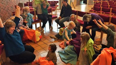 Knøttetreff - familiesamling i Tverlandet kirke