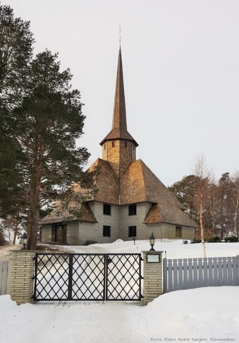 Dombås kyrkje