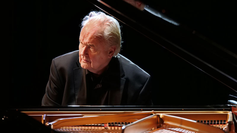 Ketil Bjørnstad solo