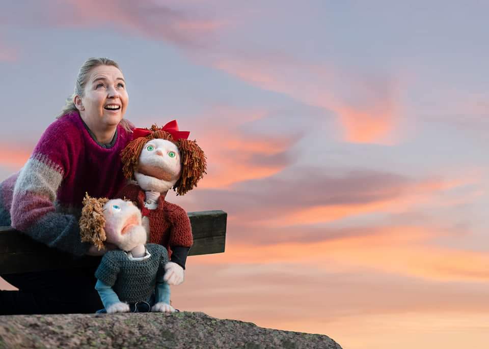 Dukketeater med Cecilie Schilling, Boss, Bing og flere dukker