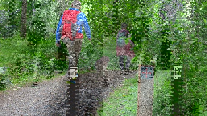 Vandring fra moske til kirke