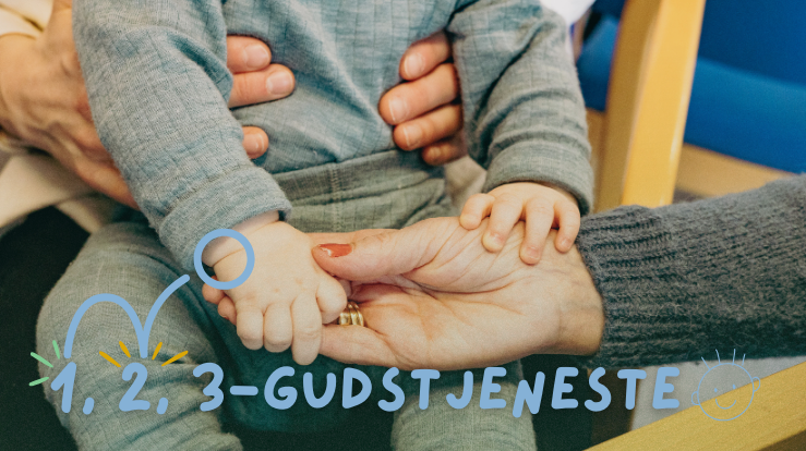 Bilde av barn som holder en voksen hånd, med skriften "1, 2, 3-gudstjeneste". Foto Den norske kirke, Kirkerådet