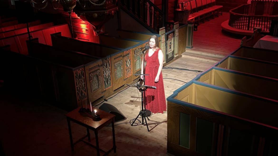 Liv Runesdatter og Henning Rød Haugland holdt stemningsfull julekonsert i Egersund kirke fredag kveld. Foto: Stine Wium Jakobsen