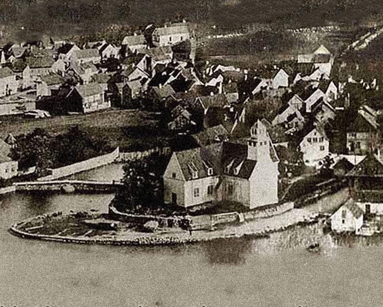 Kirken ble oppført på hedingeholme