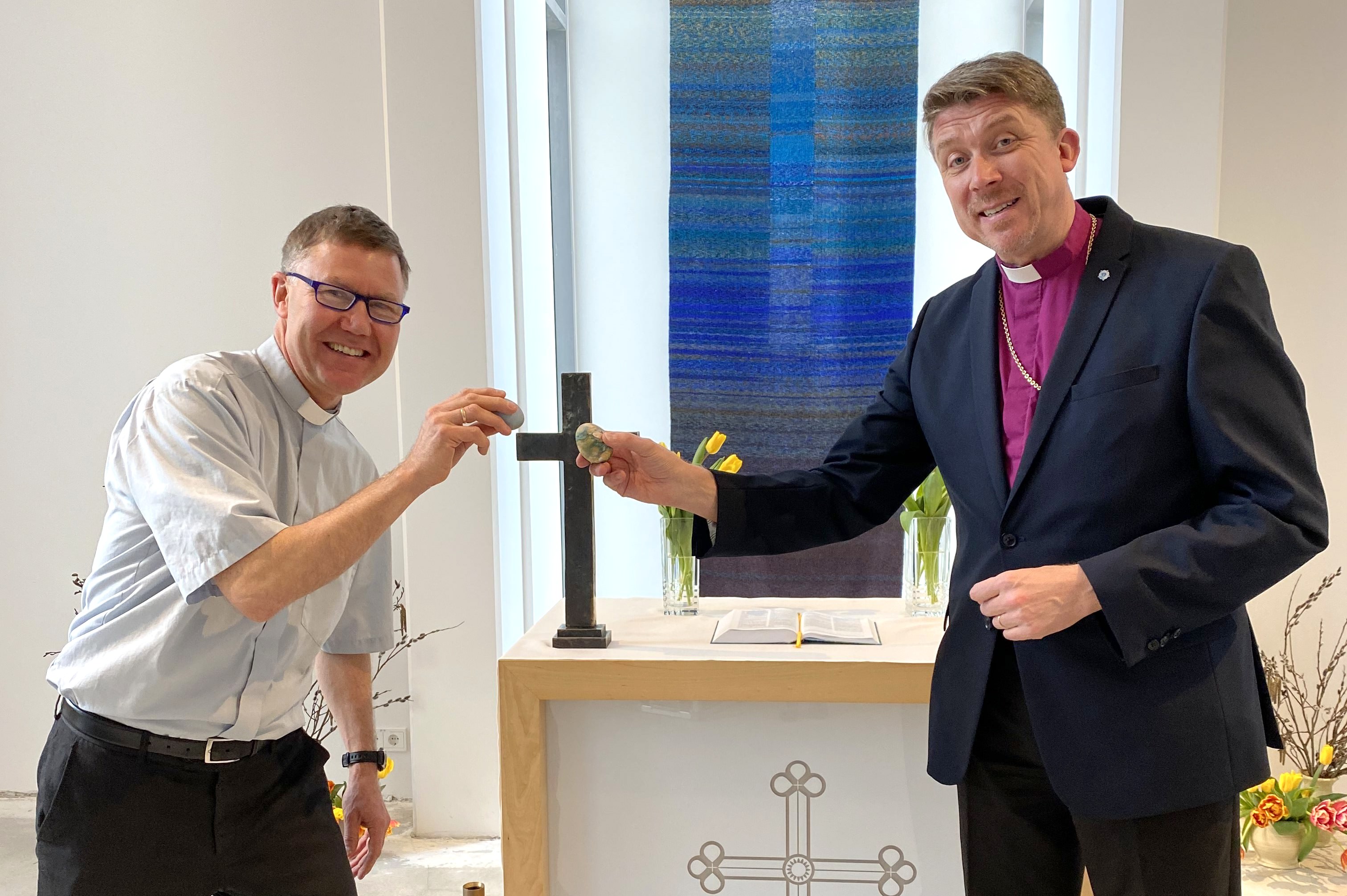 Her kakkes dekorerte egg i påsken etter streamet gudstjeneste på statlig estisk TV.