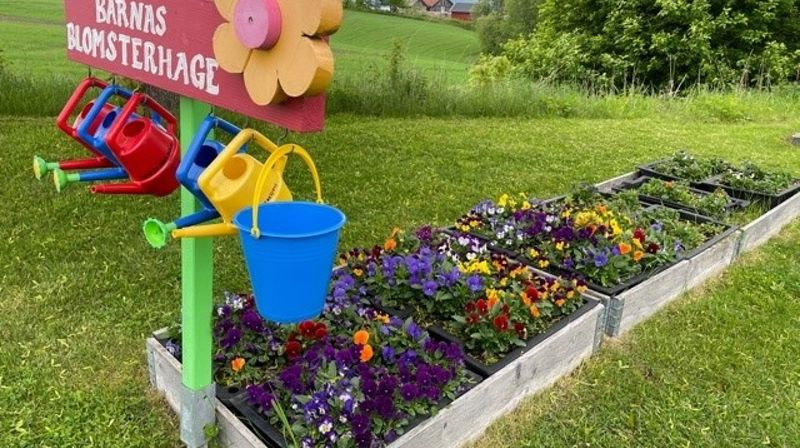 Barnas blomsterhage er en viktig del av samarbeidet mellom kirken og barnehagene i Enebakk.