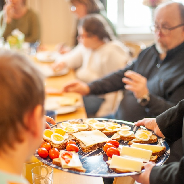 Inkluderingsarbeid p&aring; kaf&eacute;