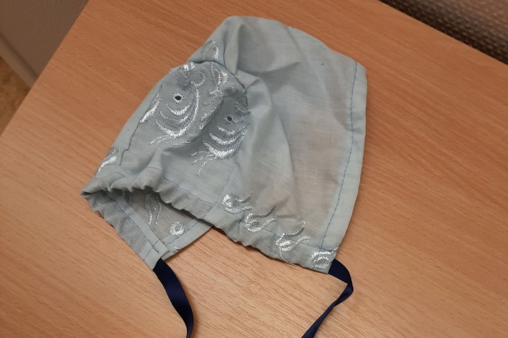 Dåpslue Lars med sokker