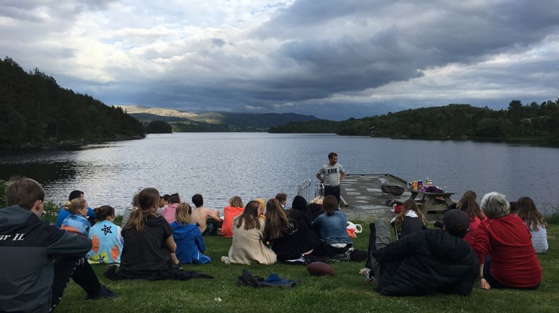 Sommaravslutning for fredagskveld på Fitjar