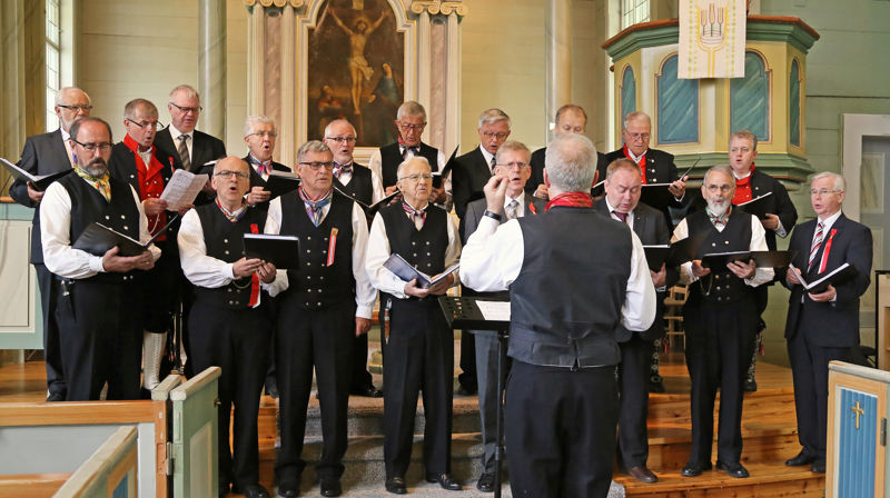 Religiøse folketonar fråVestlandet, presentert av Osternes mannskor