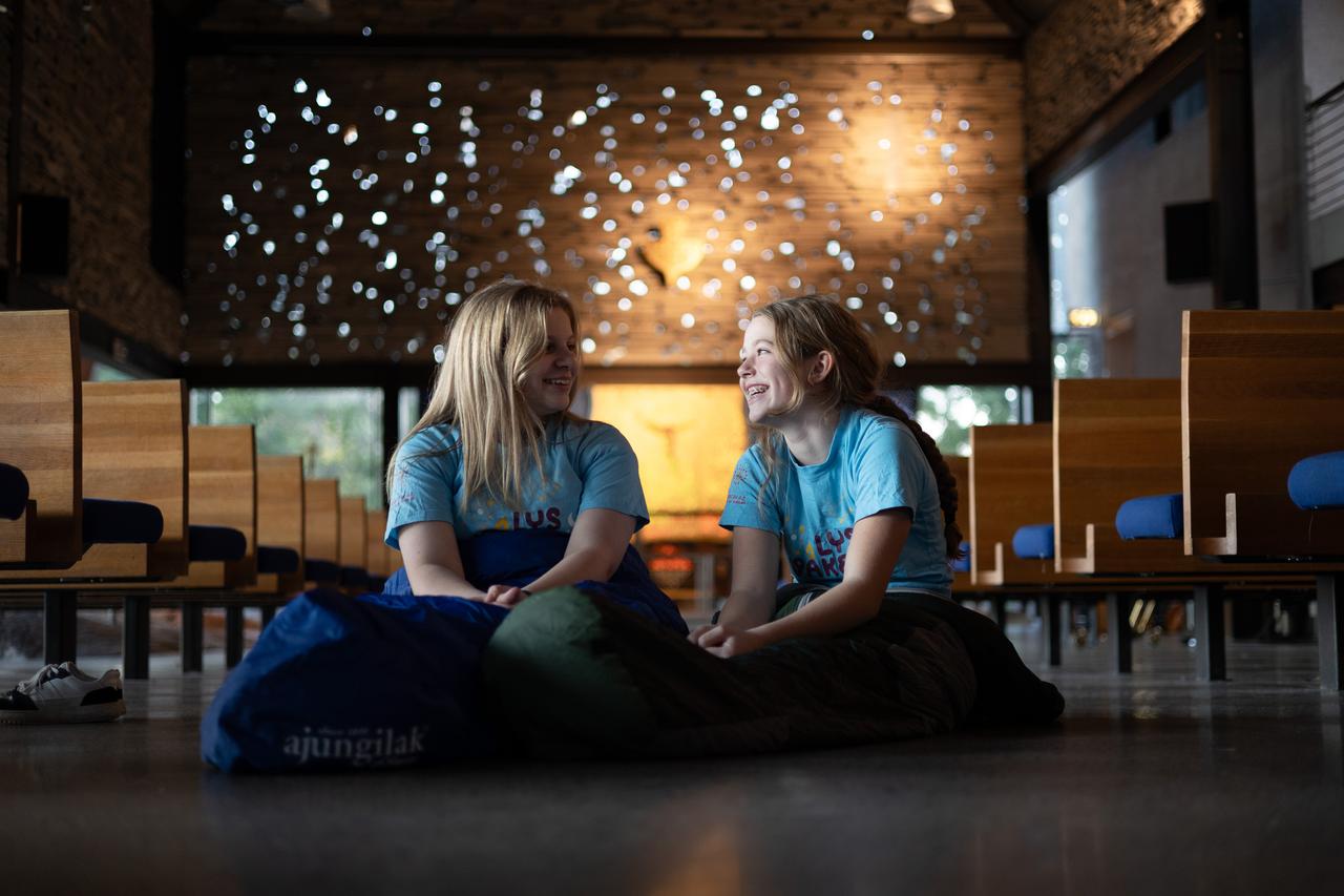 Lys vaken er en god tradisjon i kyrkja og ei oppleving for livet for tusenvis av elleveåringar.  Dei vert invitert til Lys vaken. Foto Hans Jakob Heimvoll