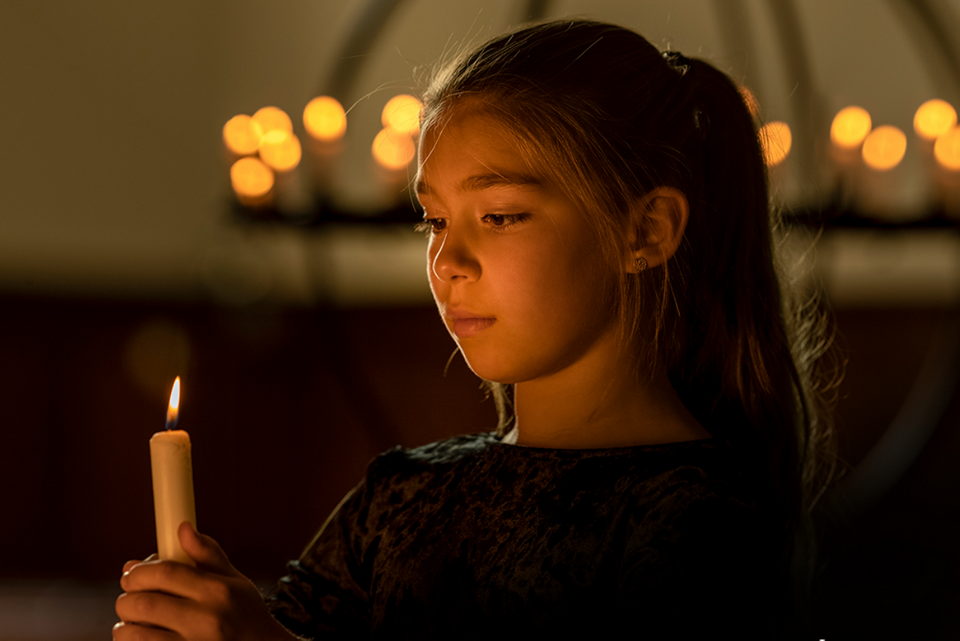 Første helgen i november er det allehelgen. Da kan du tenne lys for noen du har mistet, noe du lengter etter eller rett og slett for håp.