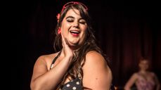 Fifi von Tassel regnes som en av de fremste burlesque-artistene i Norge. Onsdag 30. november opptrer hun i Kirkens hus på arrangementet I syndens pøl. Foto: Guy M. Huste