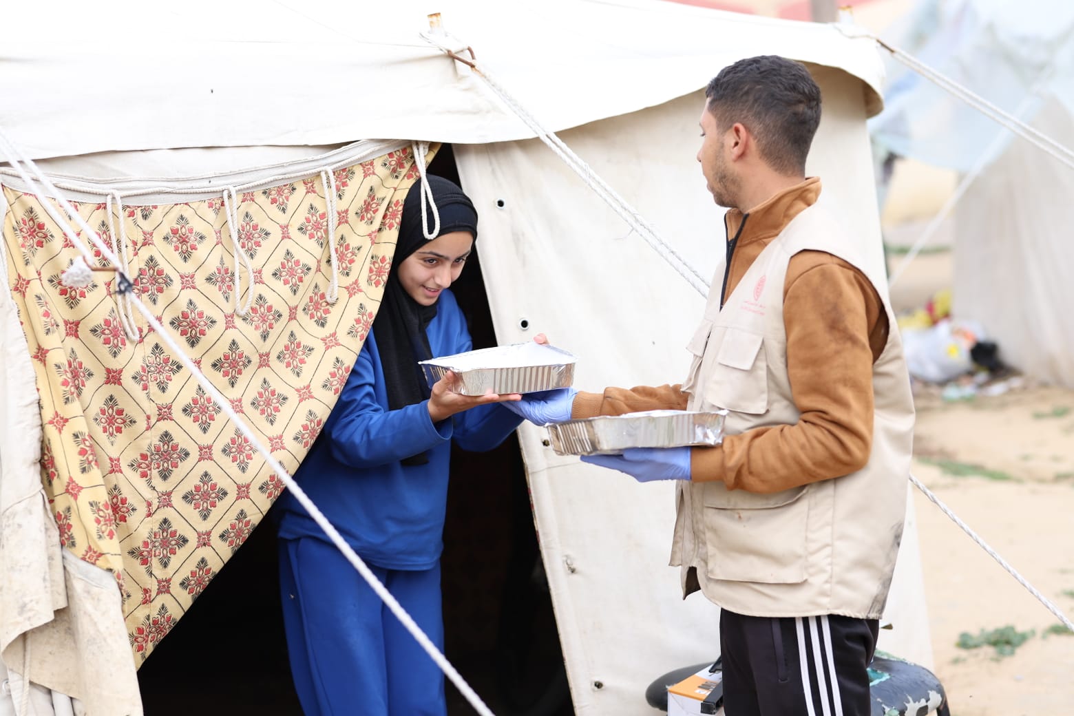 I 2024 nådde Kirkens Nødhjelp ut til over en halv million mennesker i Gaza med blant annet vann, mat og hygienepakker. Foto: Kirkens Nødhjelp.