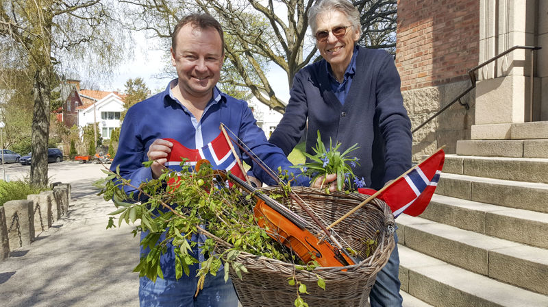 Organist Trond Gilberg og fiolinist Tore Hovland lover godstemning på gratis festkonsert i Glemmen kirke kl. 14.00! 