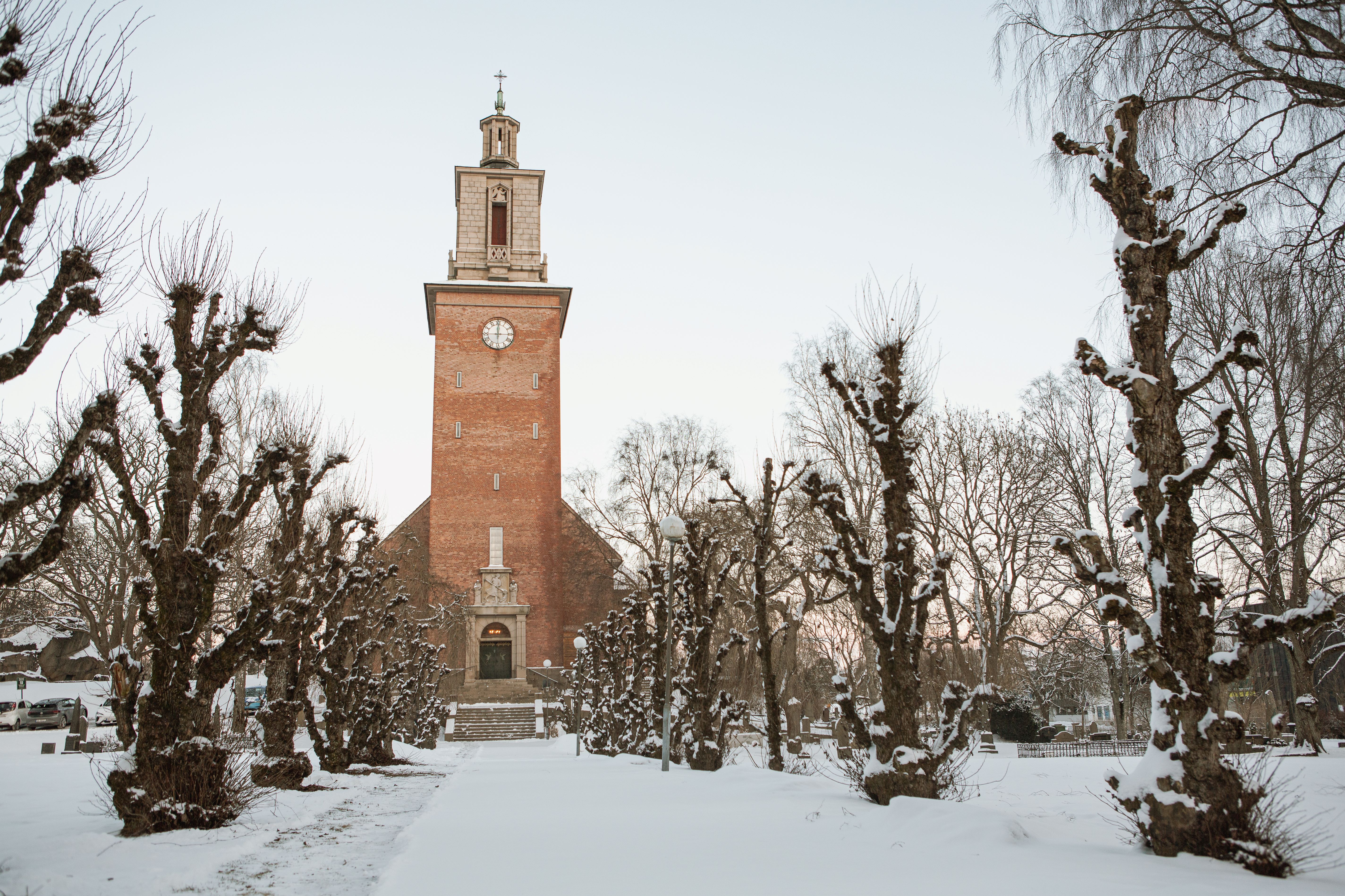 Fra inngangspartiet til Glemmen kirke. Foto: Cecilia Riis Kjeldsen.