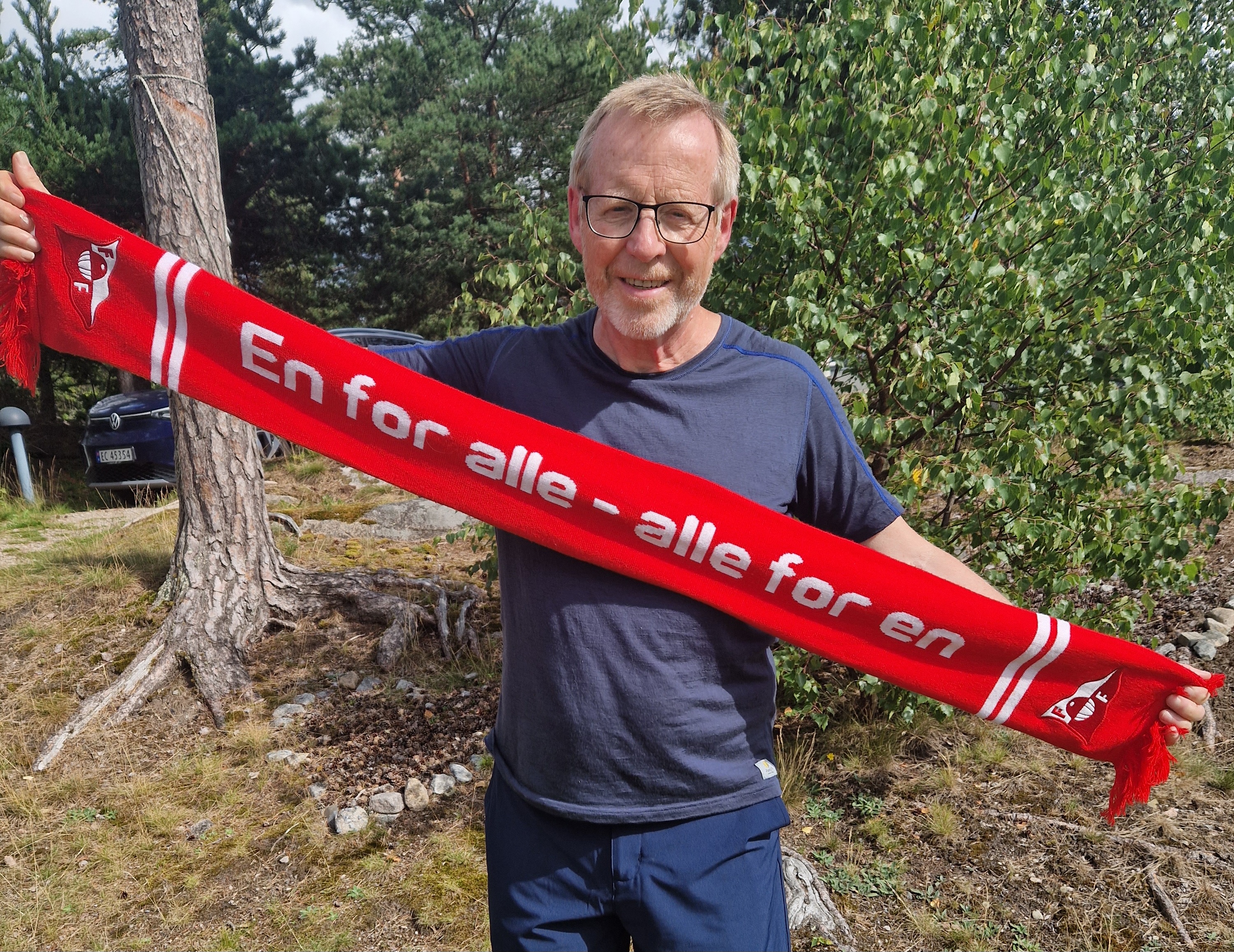 – Det er flere gode temaer til preken, som livsglede, innsats, bevisst trening og fellesskap, sier biskop emeritus Halvor Nordhaug som alltid har vært ivrig FFK-tilhenger – og medlem av supporterklubben.