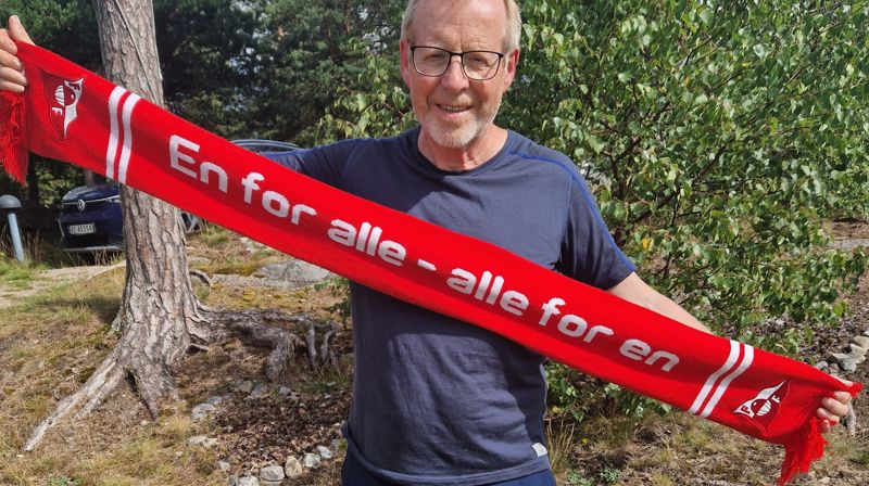 – Det er flere gode temaer til preken, som livsglede, innsats, bevisst trening og fellesskap, sier biskop emeritus Halvor Nordhaug som alltid har vært ivrig FFK-tilhenger – og medlem av supporterklubben.