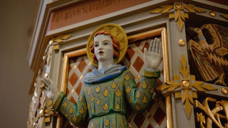 Frans av Assisi på domkirkens prekestol. Foto: Cecilia Riis Kjeldsen
