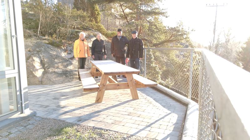 Ny uteplass og gangvei