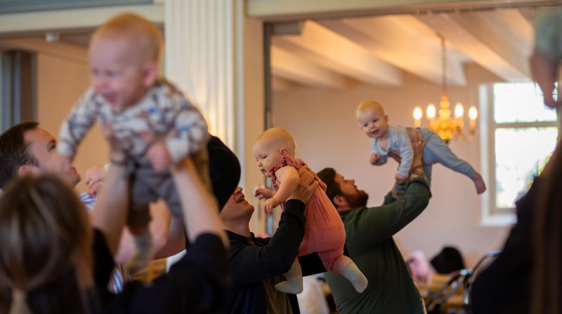 Fra babysang i Glemmen kirke. Foto: Cecilia Riis Kjeldsen