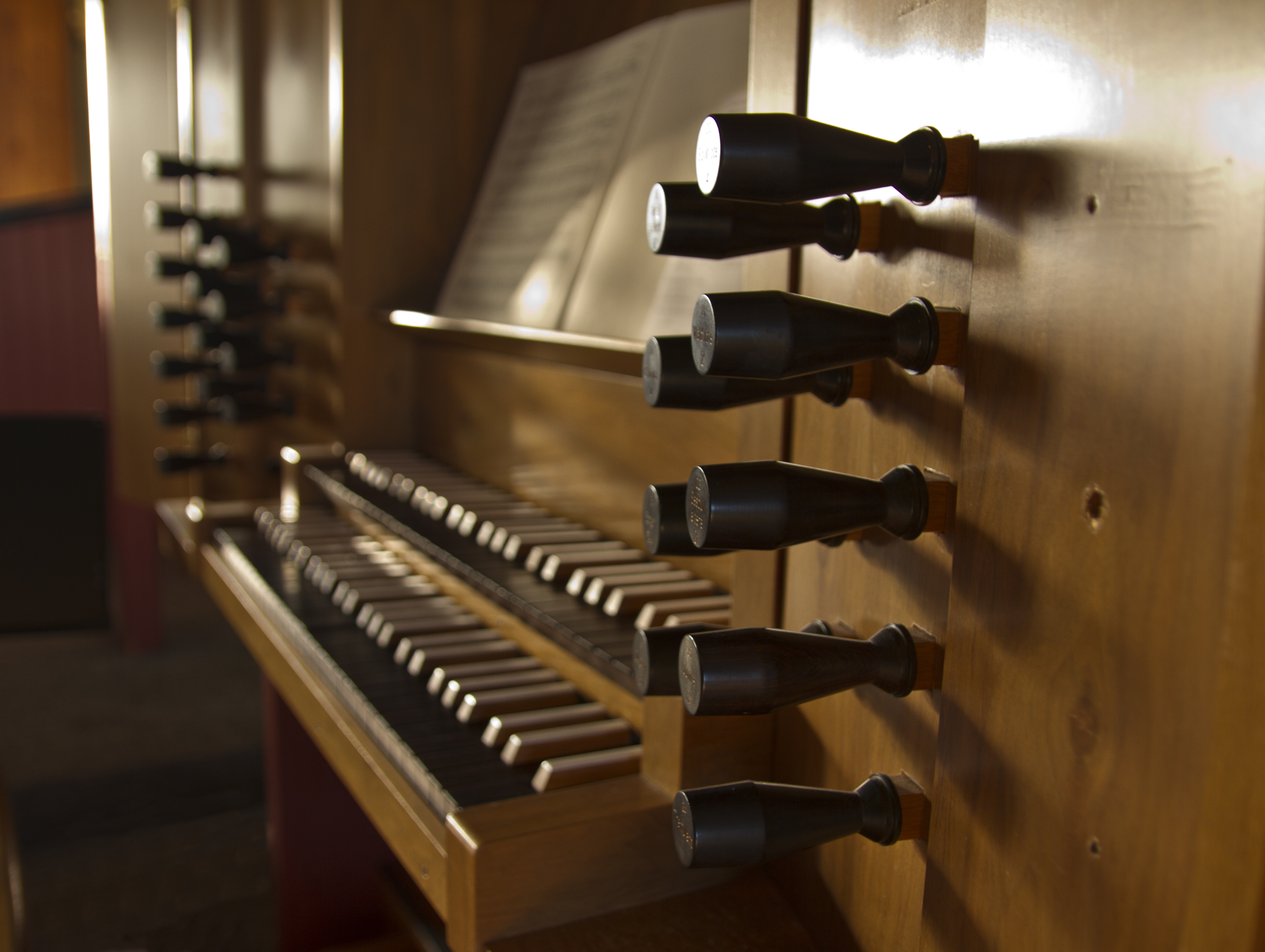 Paul Ott orgel frå 1975