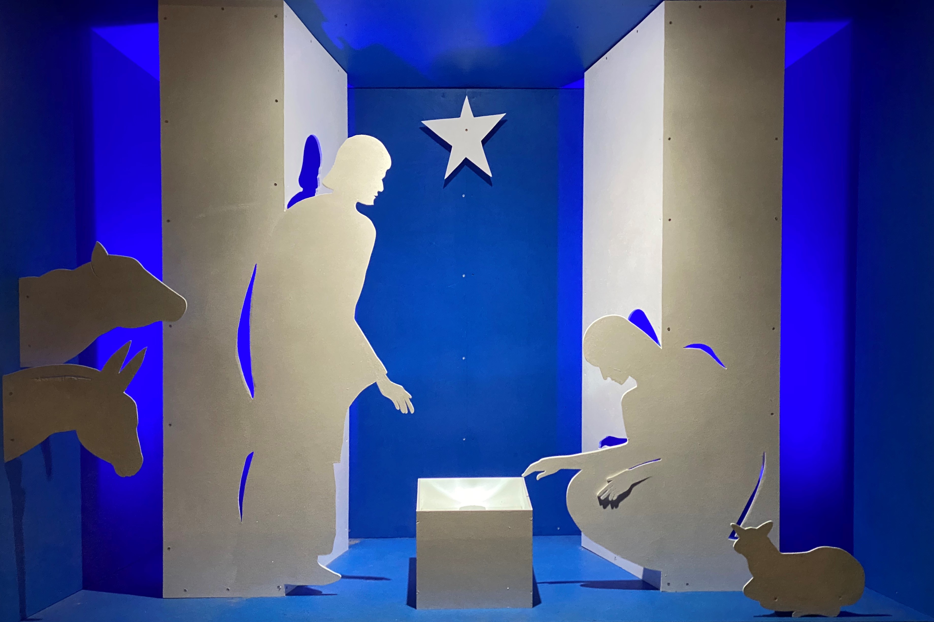 Utendørs julekrybbe i Gjerdrum, laget av kunstner Alfred Vaagsvold.