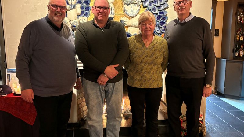 Fra venstre ser vi Ole-Jakob Dyrnes, Ole Kristian Sørli, Anne-Marie Ruden Viset og Odd Ragnar Bredviken. (Foto: Inger S. Haug).