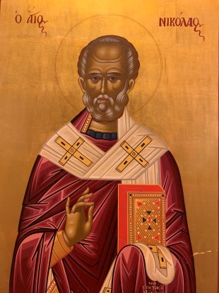 SOM JULESPILL: St. Nikolas, slik han fremstår på ikonet i Nikolaikirken. (Fotogjengivelse: Kari Røken Alm). 