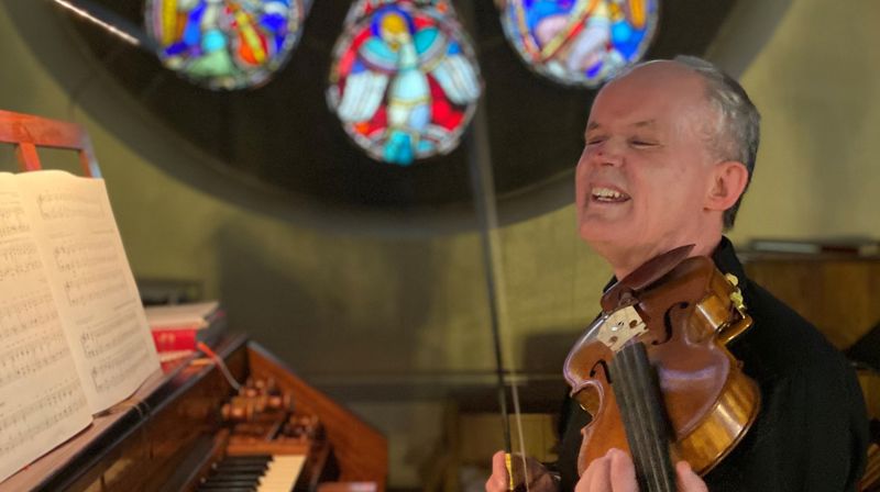 Ulf Nilsen klar for orgelkonsert 11. juli i Mariakirken. (Foto: Stephanie Dietrich).