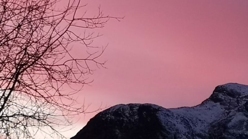 Utsikt fra kirkekontoret i Hemsedal. (Foto: Ruth Kari Sørumshagen). .