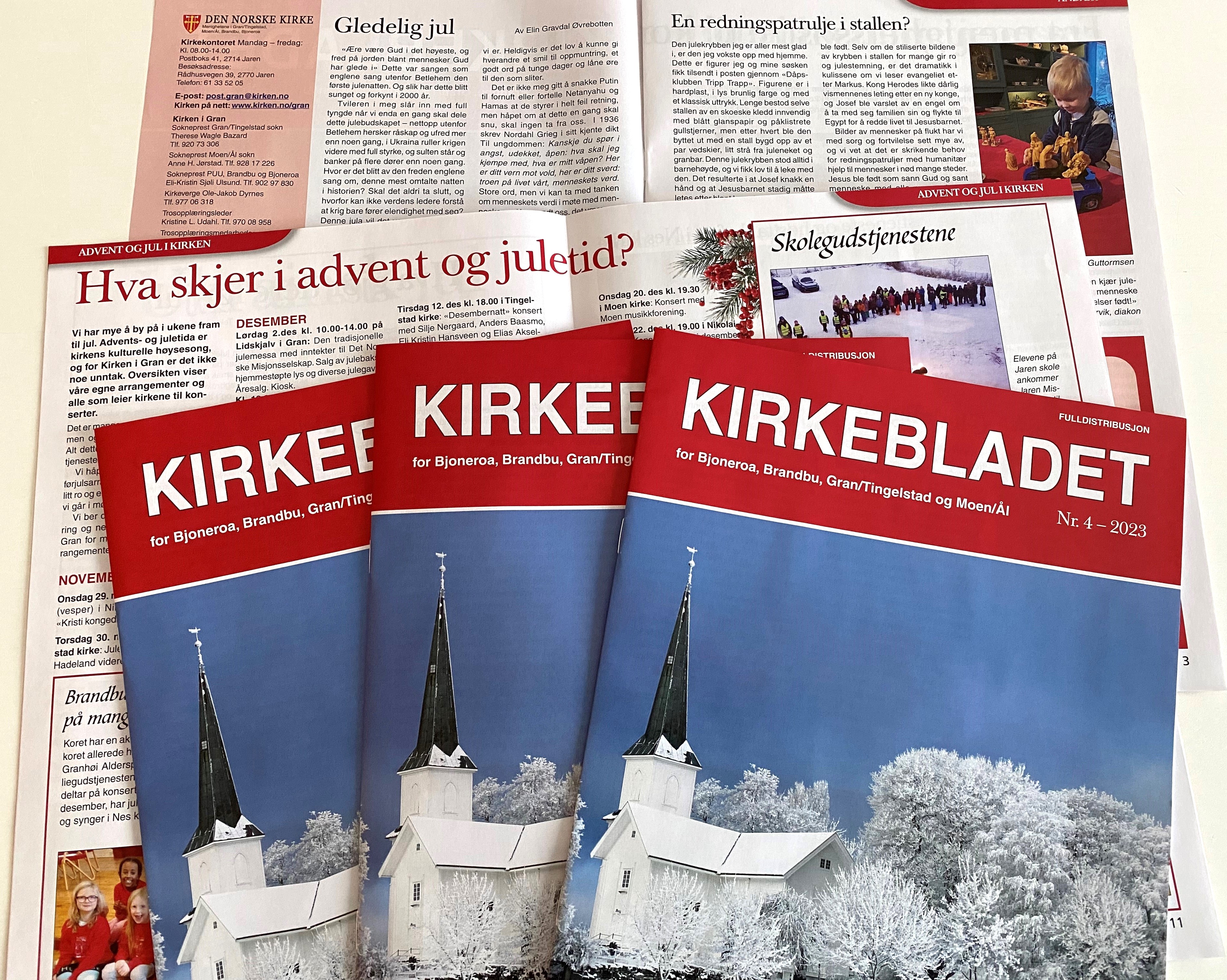 Kirkebladet nr. 4 med det flotte bildet av Nes kirke med frosttrær rundt, tatt av Knut Sterud. 