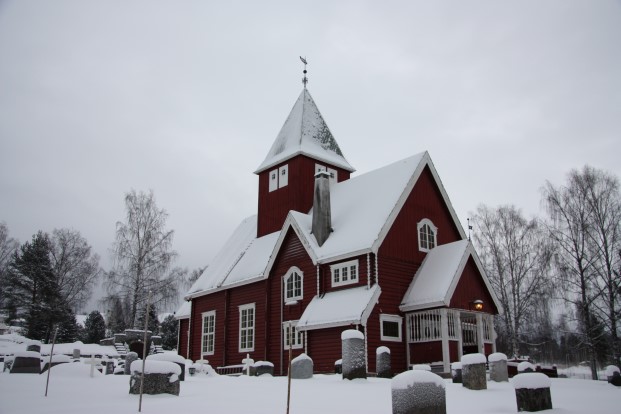 Moen kirke i vinterdrakt. Foto: Knut Bøe 2016. 