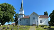 Søndag blir det gudstjeneste med barnedåp i Nes kirke (foto: Kirken i Gran/Inger S. Haug).