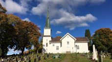 Nes kirke (Foto: Inger S. Haug)