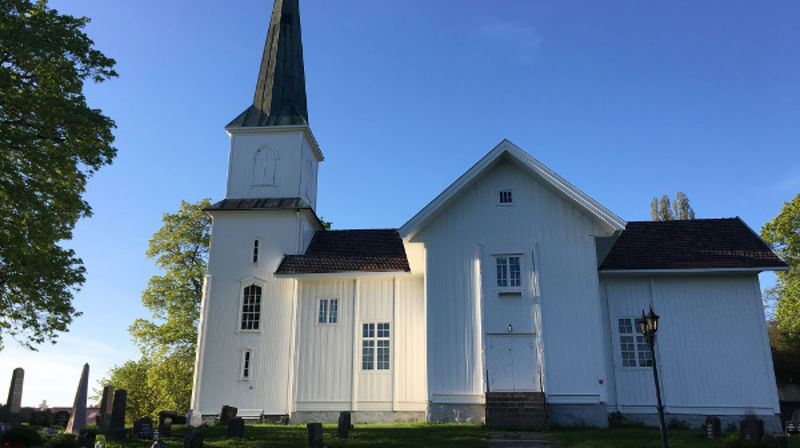 Nes kirke (Foto: Inger S. Haug)