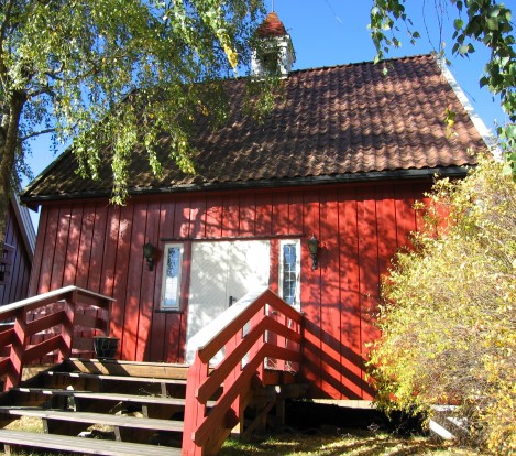 Røysum kapell oppe på Røysumstunet. (Foto: Erik Nordengen). 